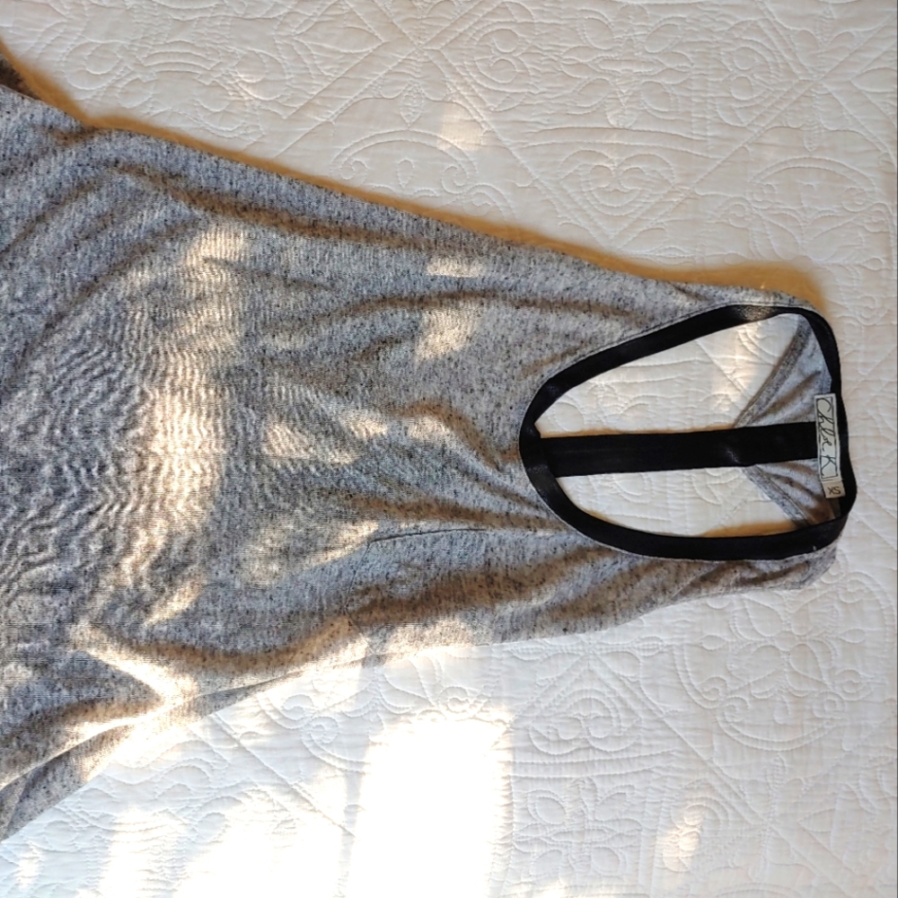 Peekaboo tank